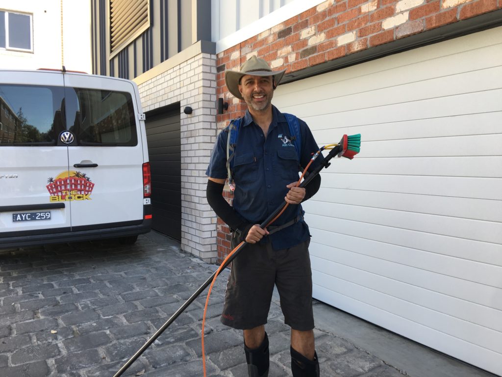 Exterior Clean Melbourne, Gutter Cleaning, Pressure Cleaning, House Washing, Roof Cleaning