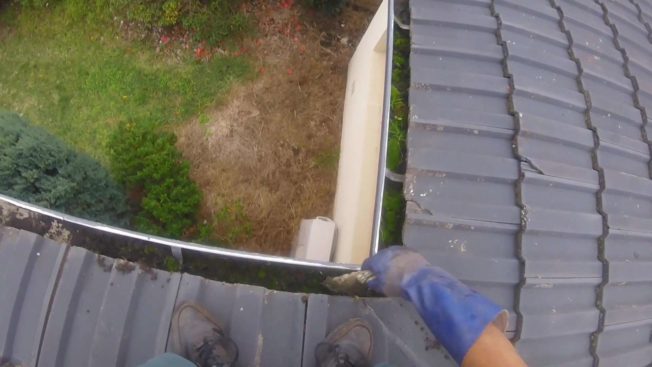 Gutter-Cleaning